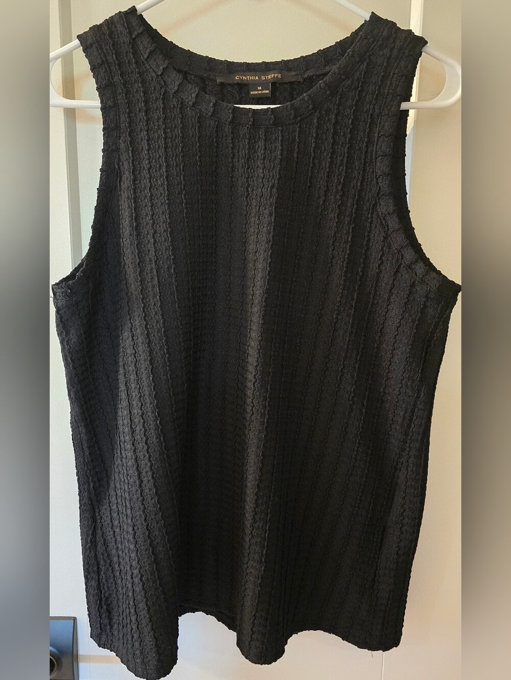 Cynthia Steffe Black Textured Sleeveless Shell Size M